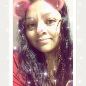 Meet your Posher, Eloina